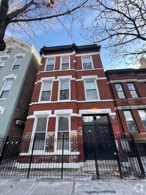 Building Photo - 1639 W Huron St
