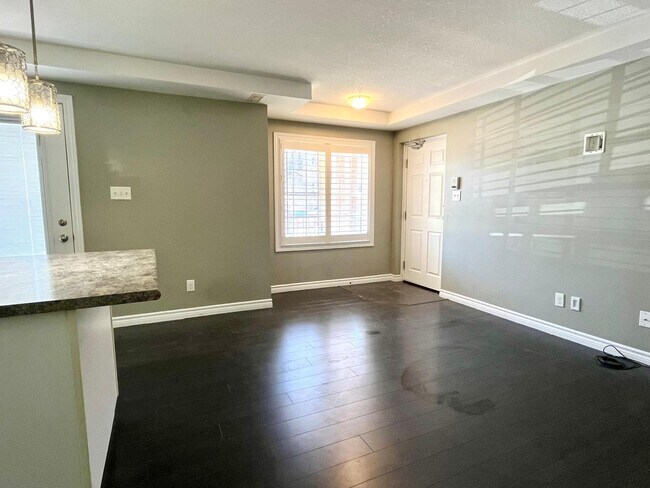 Photo du bâtiment - 1460 Highland Rd W