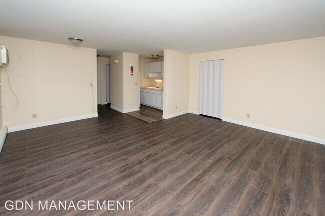 Building Photo - 469 Olden Ave