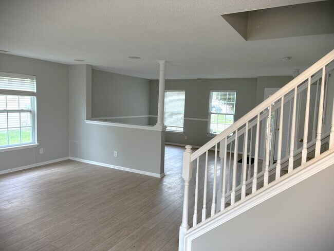 Building Photo - 10397 Bicknell Cir
