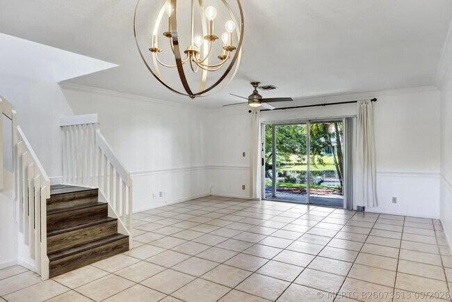 Foto del edificio - 6372 Boca Cir