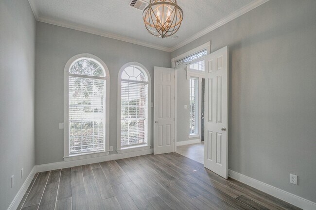 Foto del edificio - 6302 Laver Love Dr