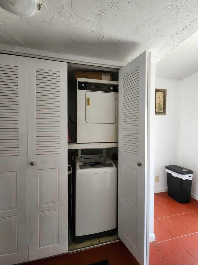 Foto del edificio - 2920 SW 22nd Ave