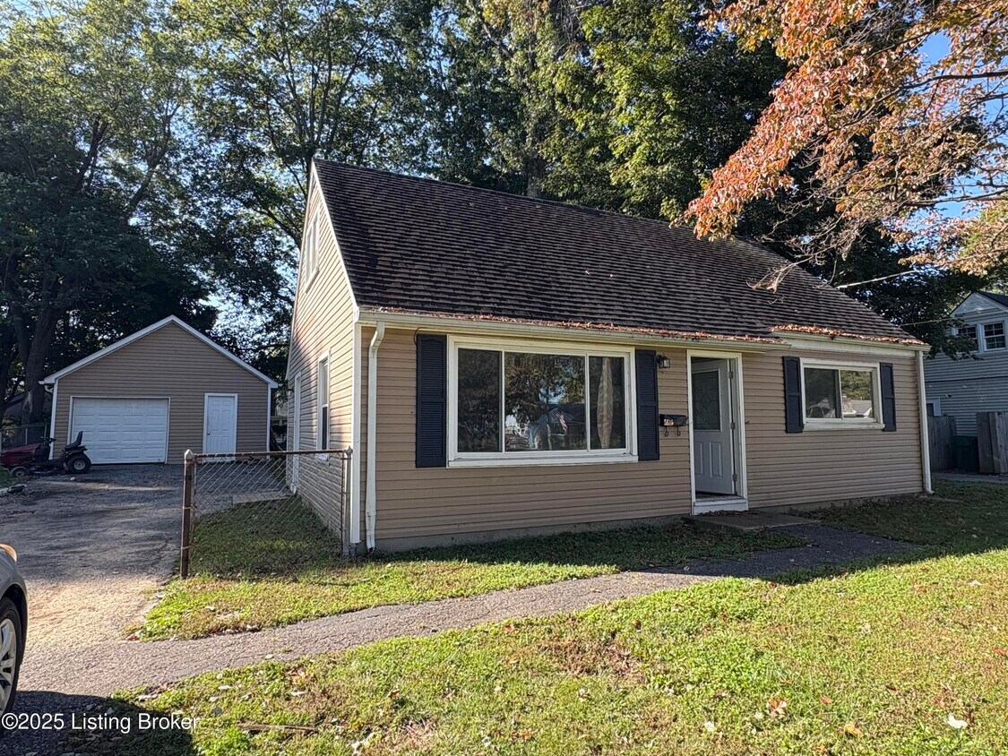 Foto principal - 5516 Brokers Tip Ln