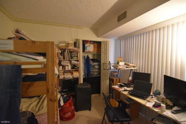 Building Photo - 2 br, 1 bath  - 80 Marion St. 3