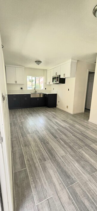 Building Photo - 25400 Sand Creek Trl
