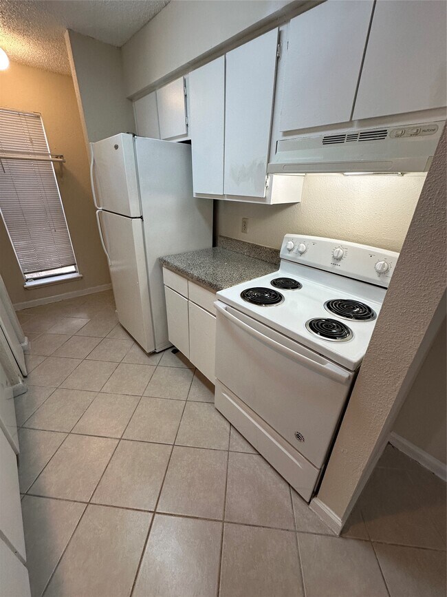 Foto del edificio - 260 El Dorado Blvd