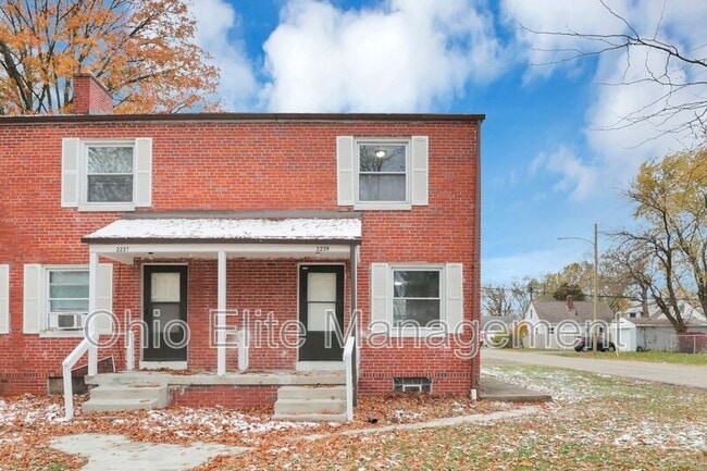 Building Photo - 2239 Homestead Dr