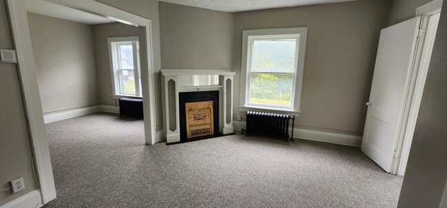 Building Photo - 146 King Dr