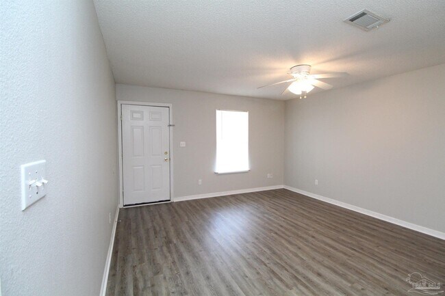 Building Photo - 6861 Roundup Ln