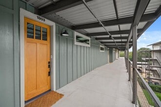 Building Photo - 4704 Sunset Trail