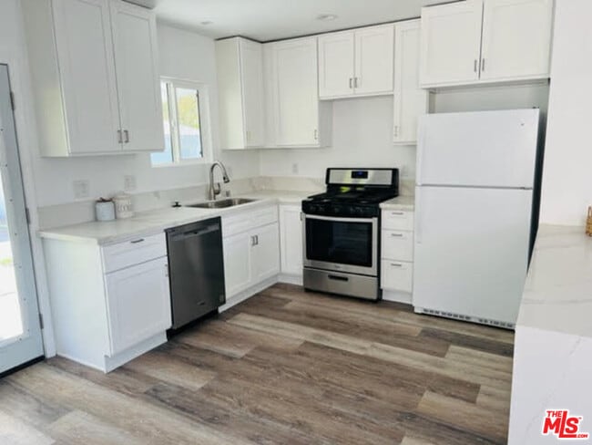 Foto del edificio - 7422 Milwood Ave