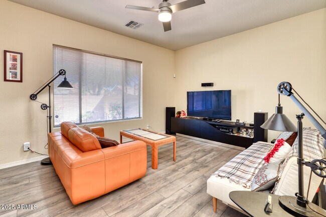 Foto del edificio - 1404 W Weatherby Way