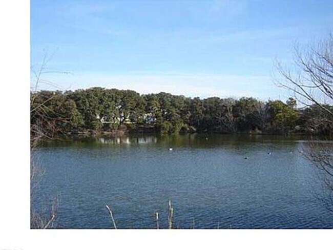 Building Photo - 4801