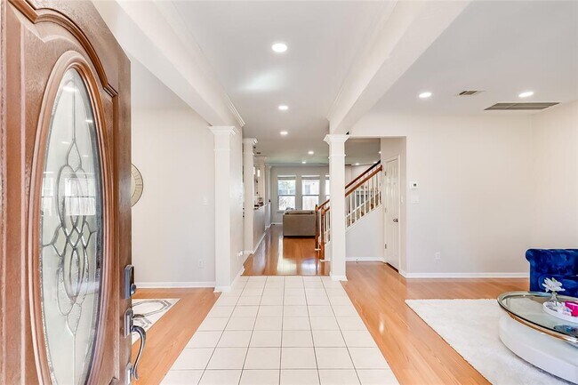 Building Photo - 2612 Briana Shay Dr