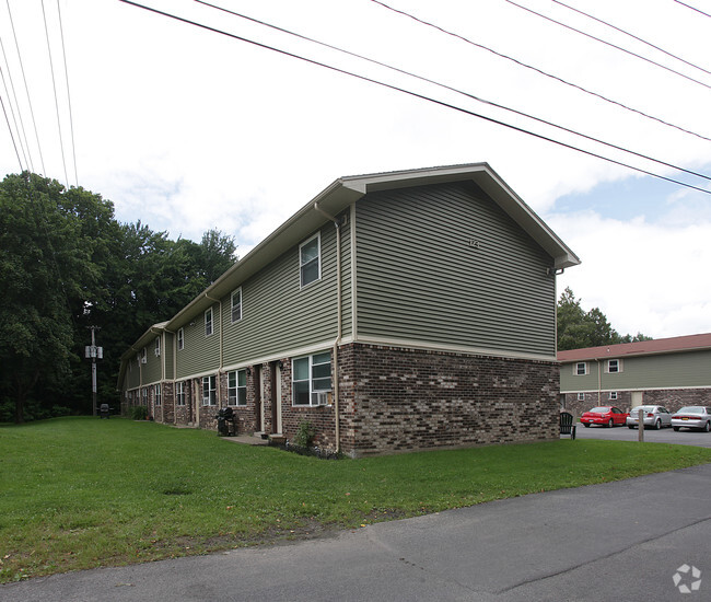 Building Photo - Colonial Manor Apartments