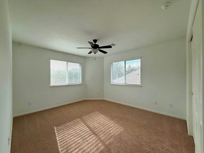 Foto del edificio - 2814 Ridgeglen Ln