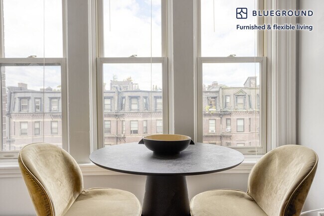 Foto del edificio - 228 Newbury St