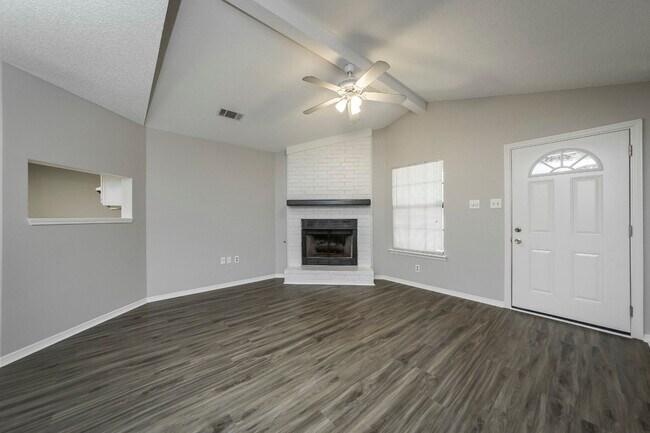 Foto del edificio - 6 Laramie Ln