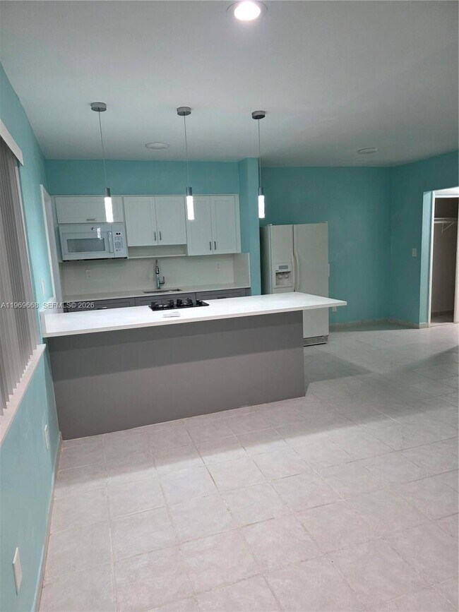 Building Photo - 2101 Calais Dr