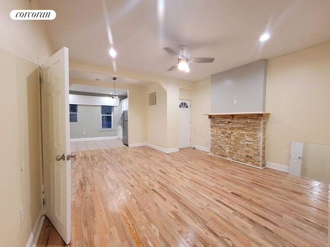 Foto del edificio - 656 MacDonough St