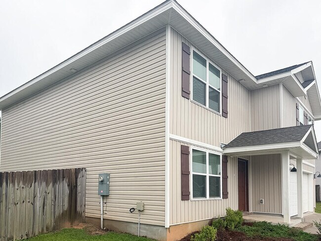Building Photo - 4694 Malay Cir