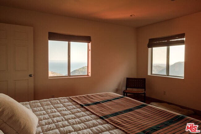 Foto del edificio - 3029 Sequit Dr