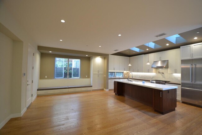 Building Photo - 2088 Channing Ave