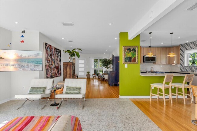 Building Photo - 415 Velarde Ave