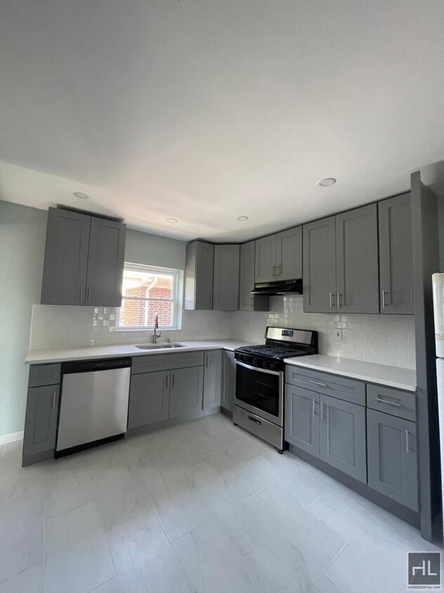 Primary Photo - Amazing 3 bed 2 bath BRIARWOOD!!!