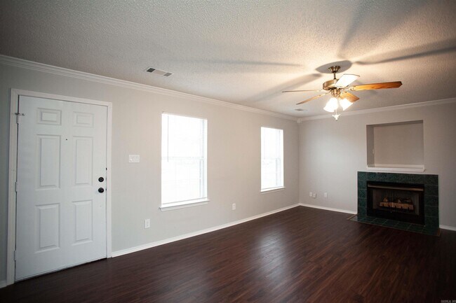 Foto del edificio - 2209 Lakeshore Dr