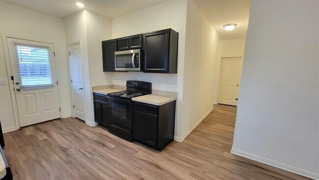 Foto del edificio - 850 Bunton Reserve Blvd