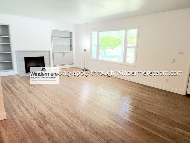 Building Photo - Fully Renovated Home in Arden Park! Available Now!!!