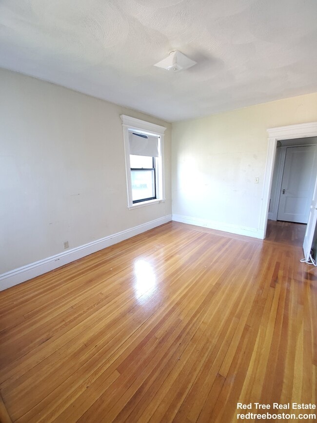 Building Photo - 1688 Beacon St