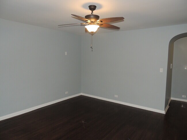 Living Area - 9040 S Laflin St