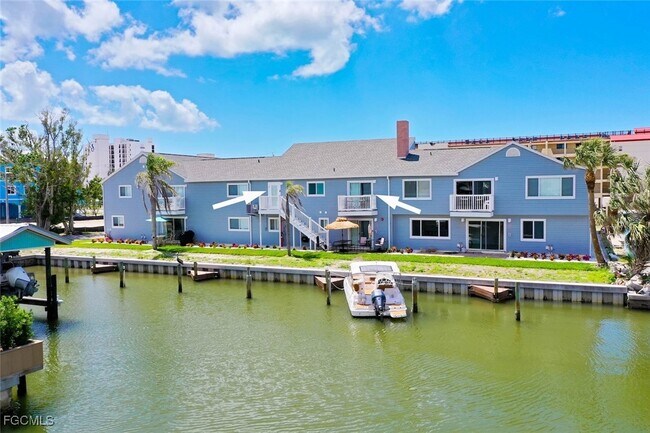 Foto del edificio - 6151 Estero Blvd