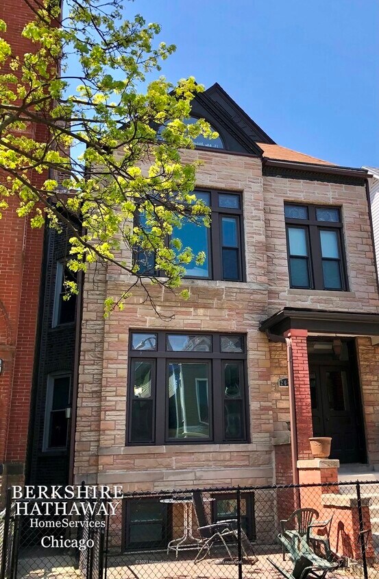 Primary Photo - 2646 N WILTON Avenue