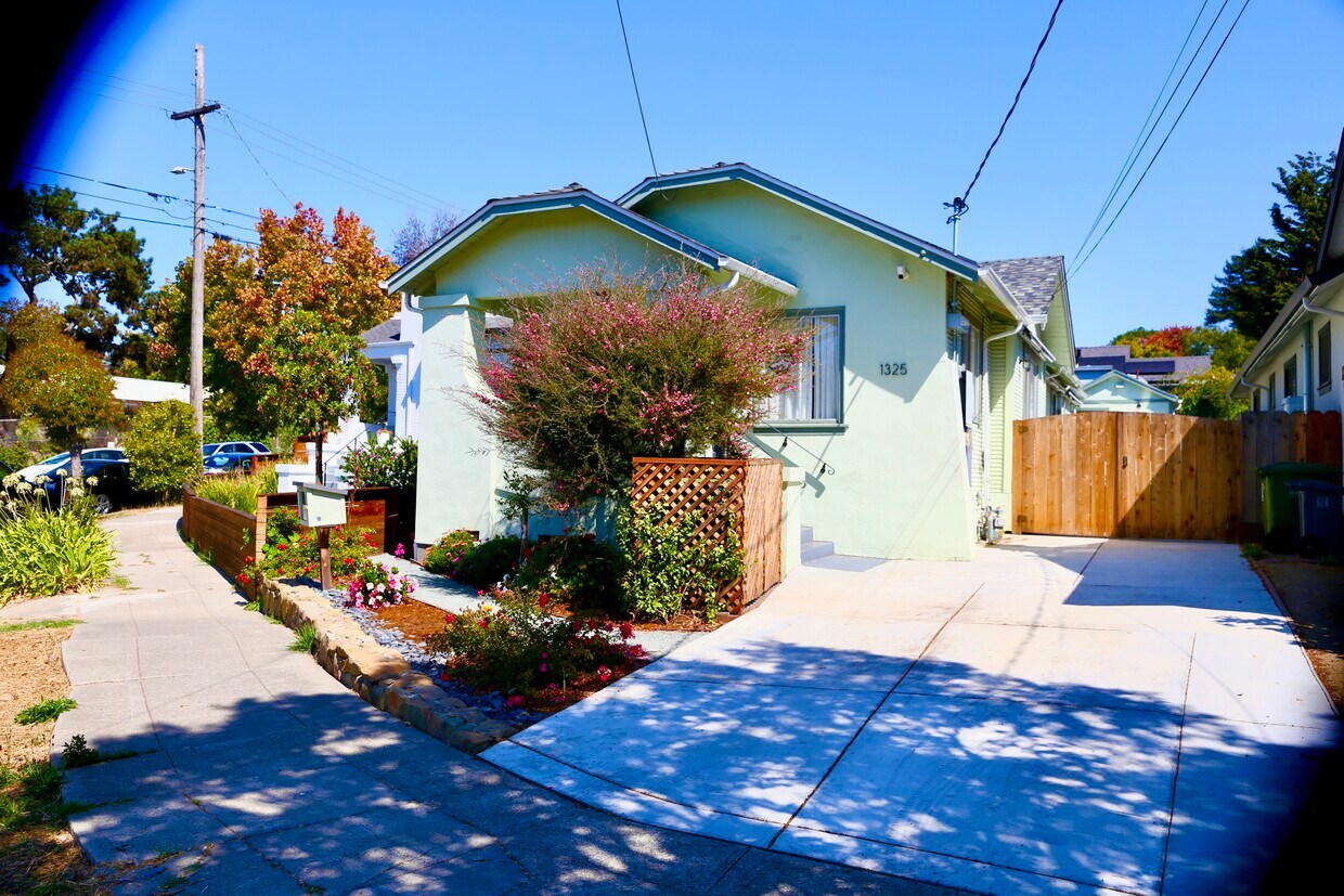 Front of house - 1325 California St