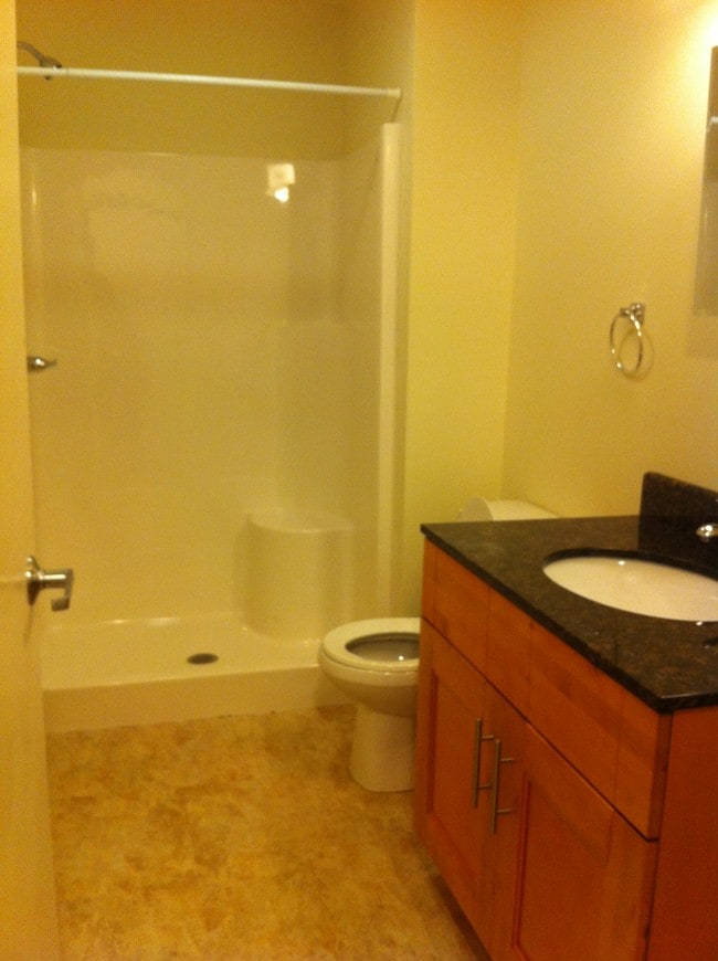 Building Photo - 800 James Ave