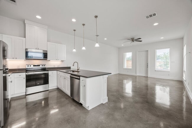 Photo - Spacious and Modern Townhome!