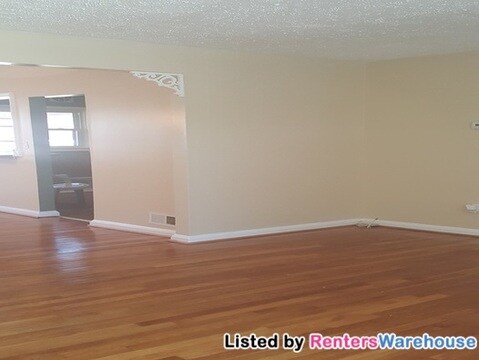 Foto del edificio - 1010 Craftswood Rd