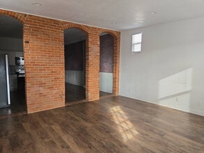 Building Photo - 124 E Main St