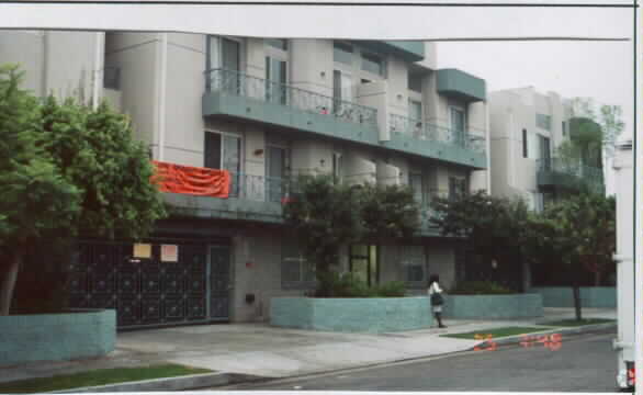 Building Photo - Serrano Place