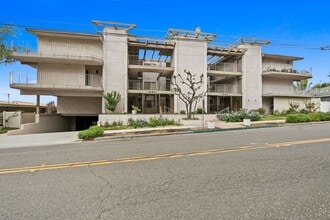 Building Photo - 1995 Molino Ave