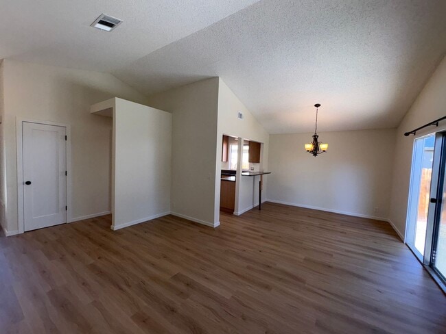 Building Photo - 1006 Longspur Dr