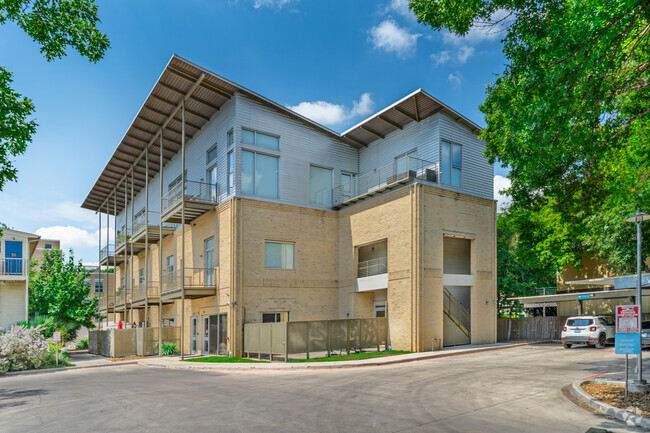 Foto del edificio - St. Benedict's Lofts