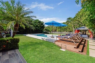 Building Photo - 14441 S Biscayne River Dr
