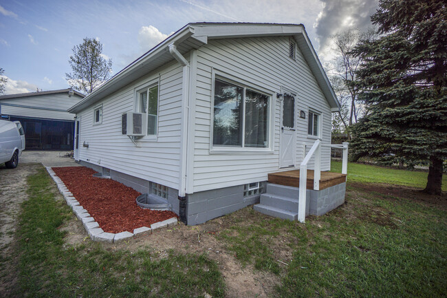 Building Photo - 117 Cherry St