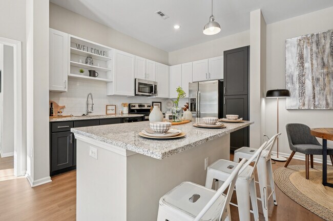 Building Photo - Avalon at Palisades