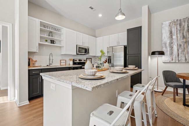 Building Photo - Avalon at Palisades